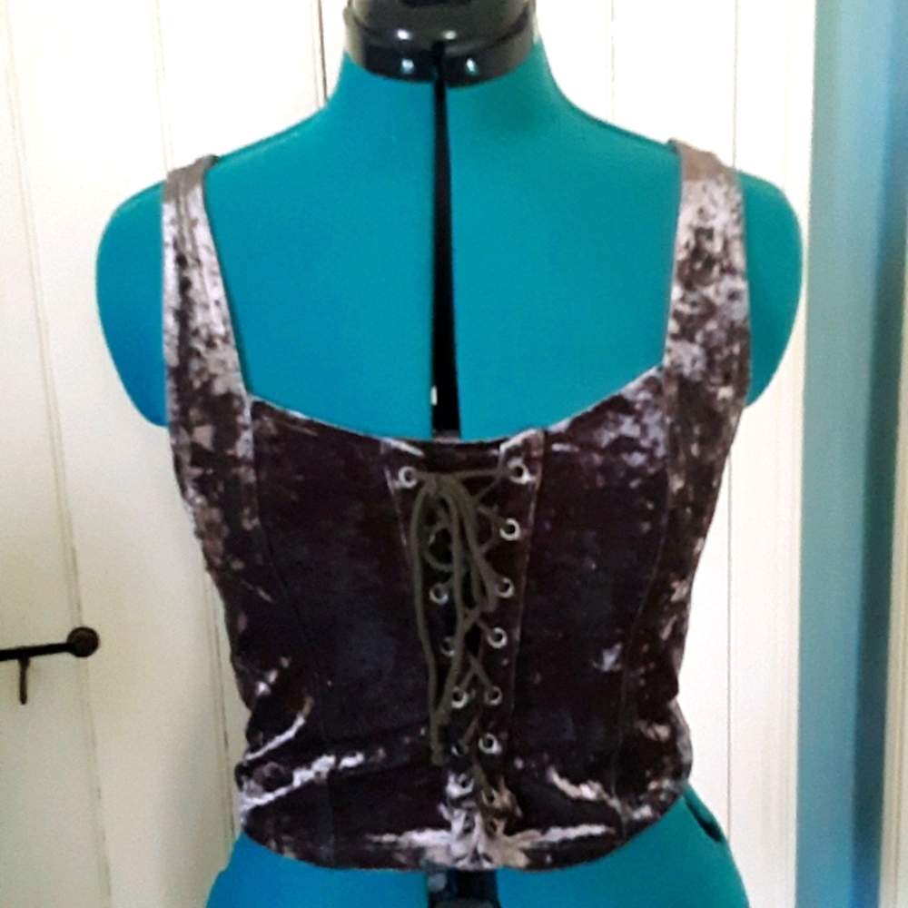 American Eagle cropped velvet laceup top